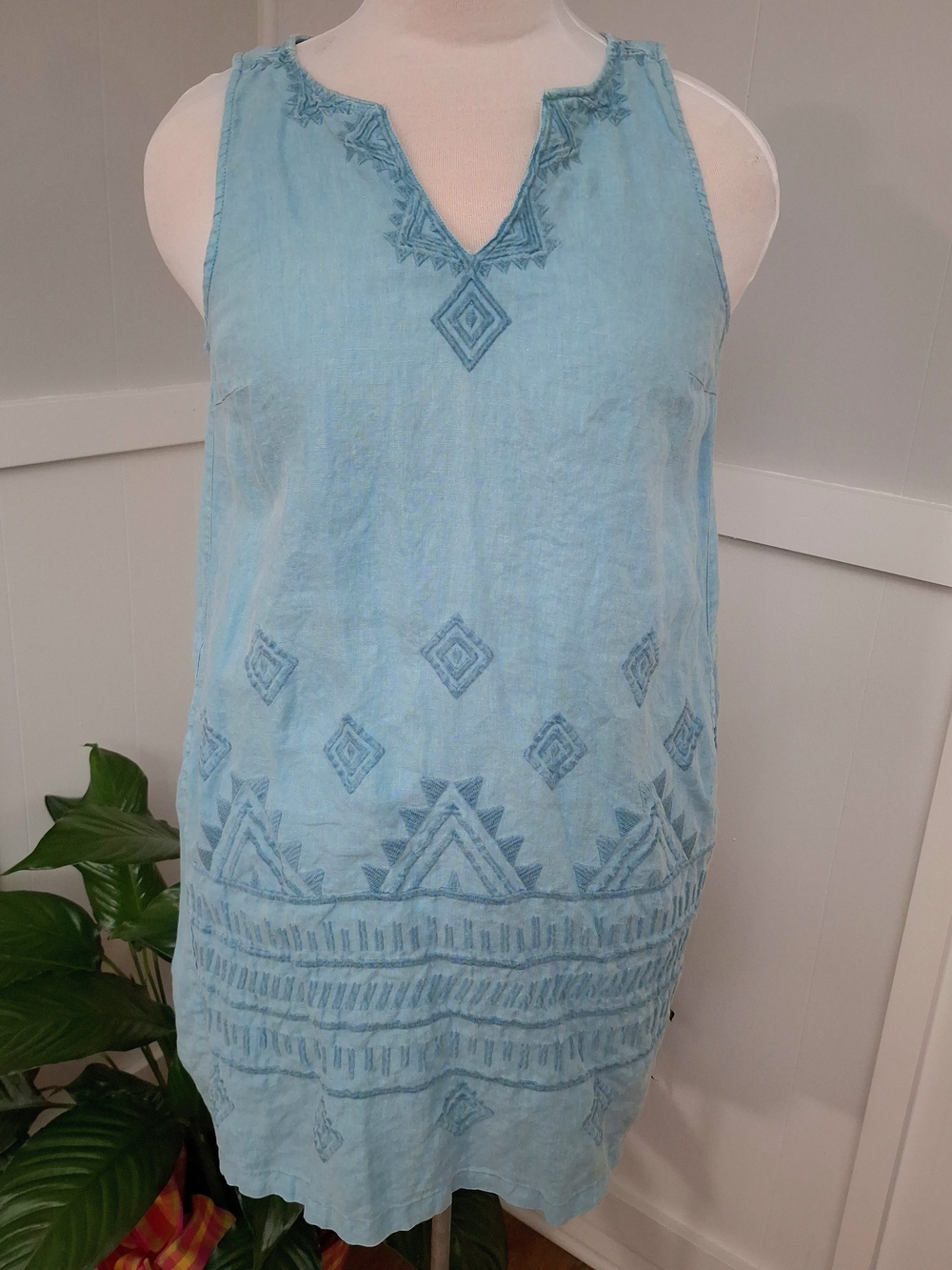 C&C California Linen Light Blue Embroidered Sleeveless Dress